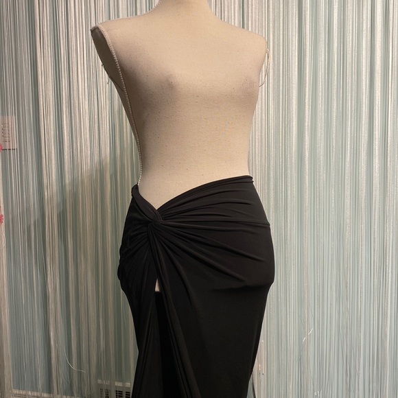 Pretty Little Thing Black Slinky Front Slit Maxi Skirt NWT Size 6 - Picture 8 of 17